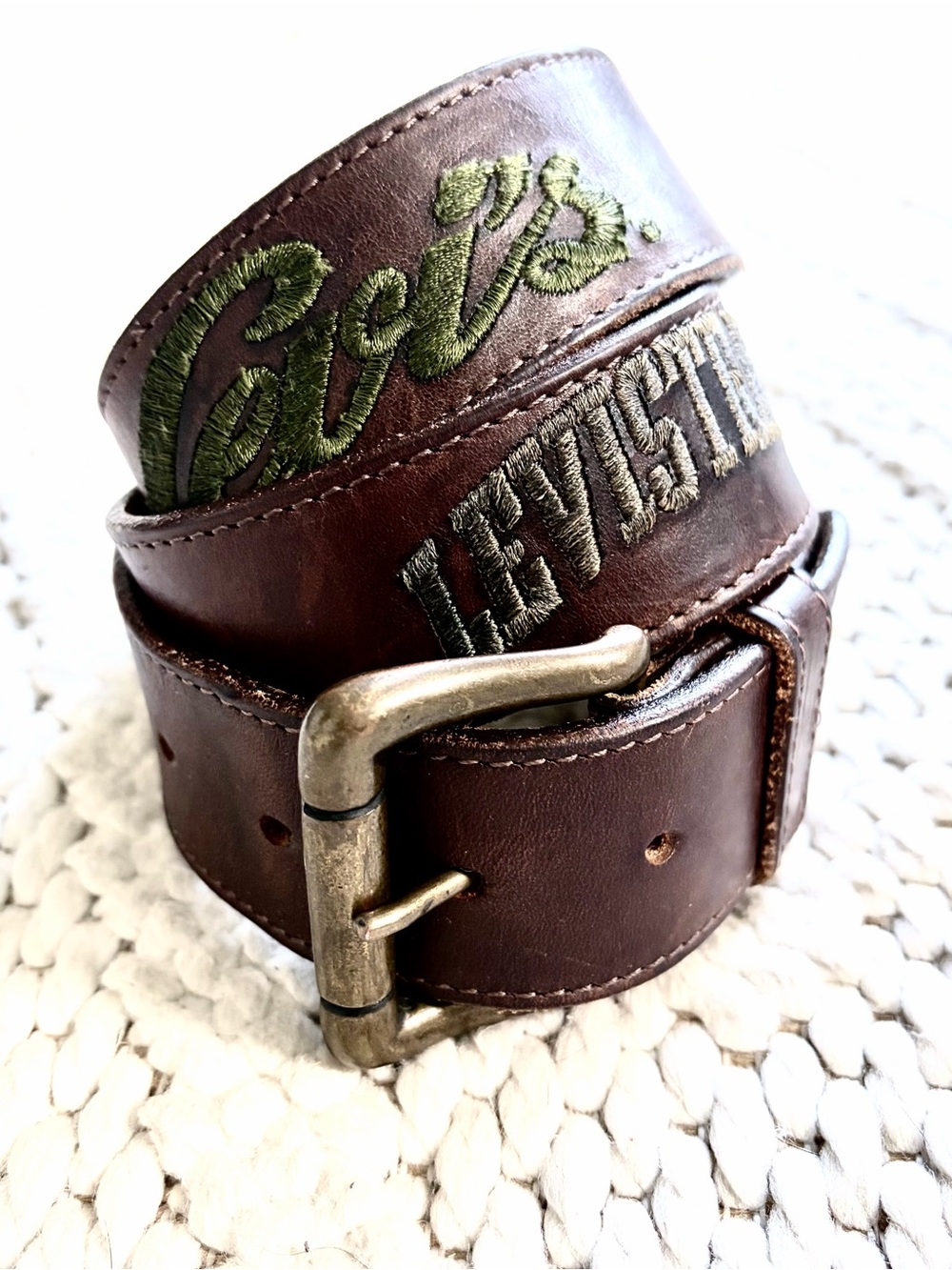 LEVIS Vintage Brown Leather Belt with Multi-Color Embroidered Logos VERY RARE 34